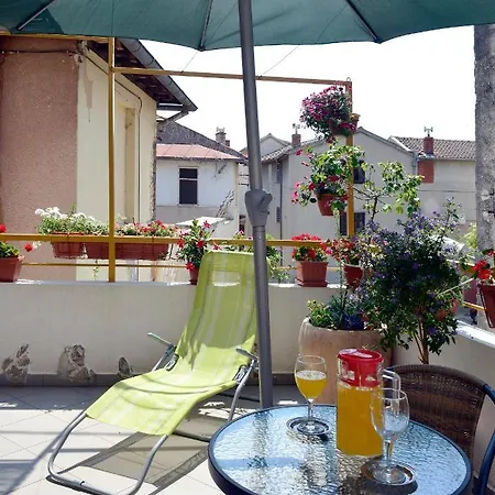 Apartment Aras